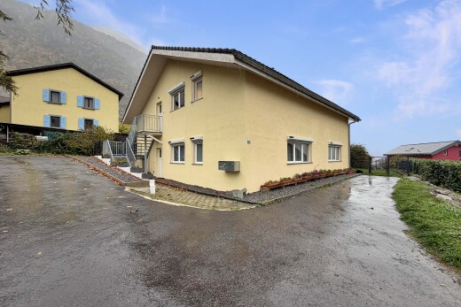 façade avec bardage en stuc, day time, et property visible