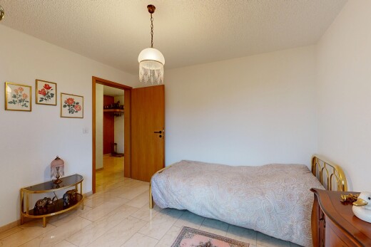 zimmer / schlafzimmer mit drywall, gipskartonwand, inside property, textured ceiling, und spritzputz decke