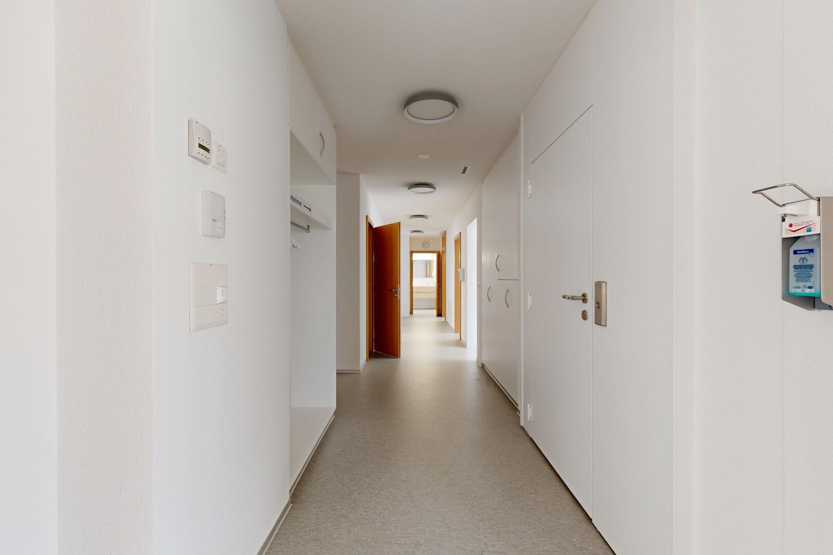 couloir avec cloison sèche