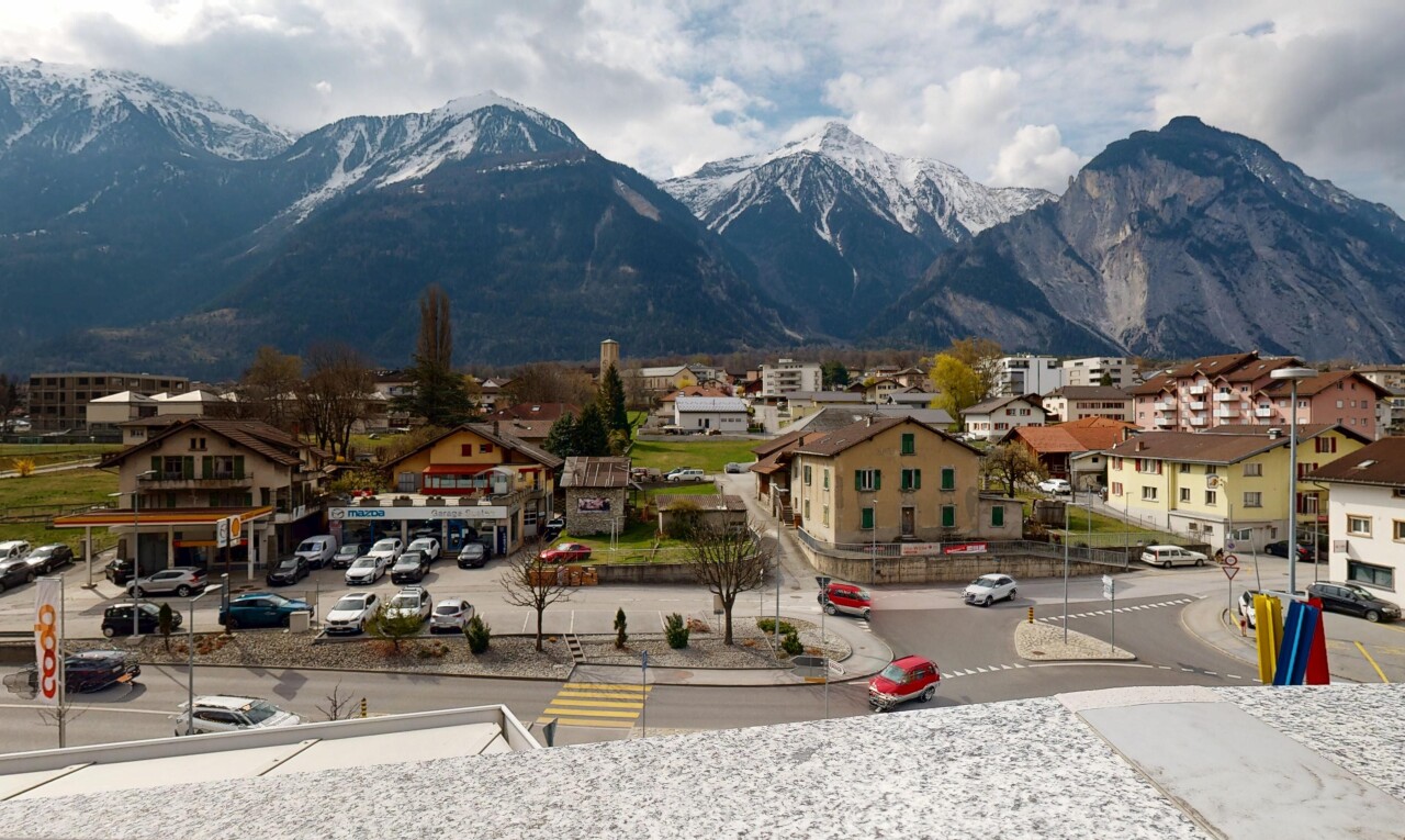 vue sur la montagne avec vue sur la montagne et vue résidentielle