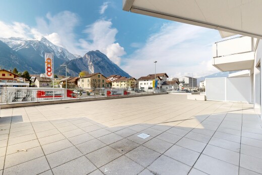 terrasse avec vue sur la montagne