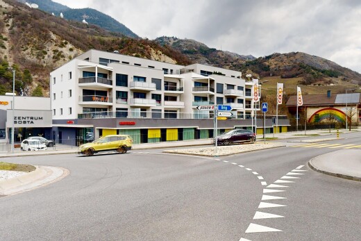extérieur du bâtiment avec vue sur la montagne