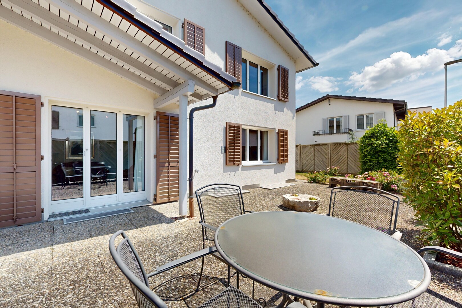 terrasse mit essbereich im freien, terrasse, day time, from property, und zaun