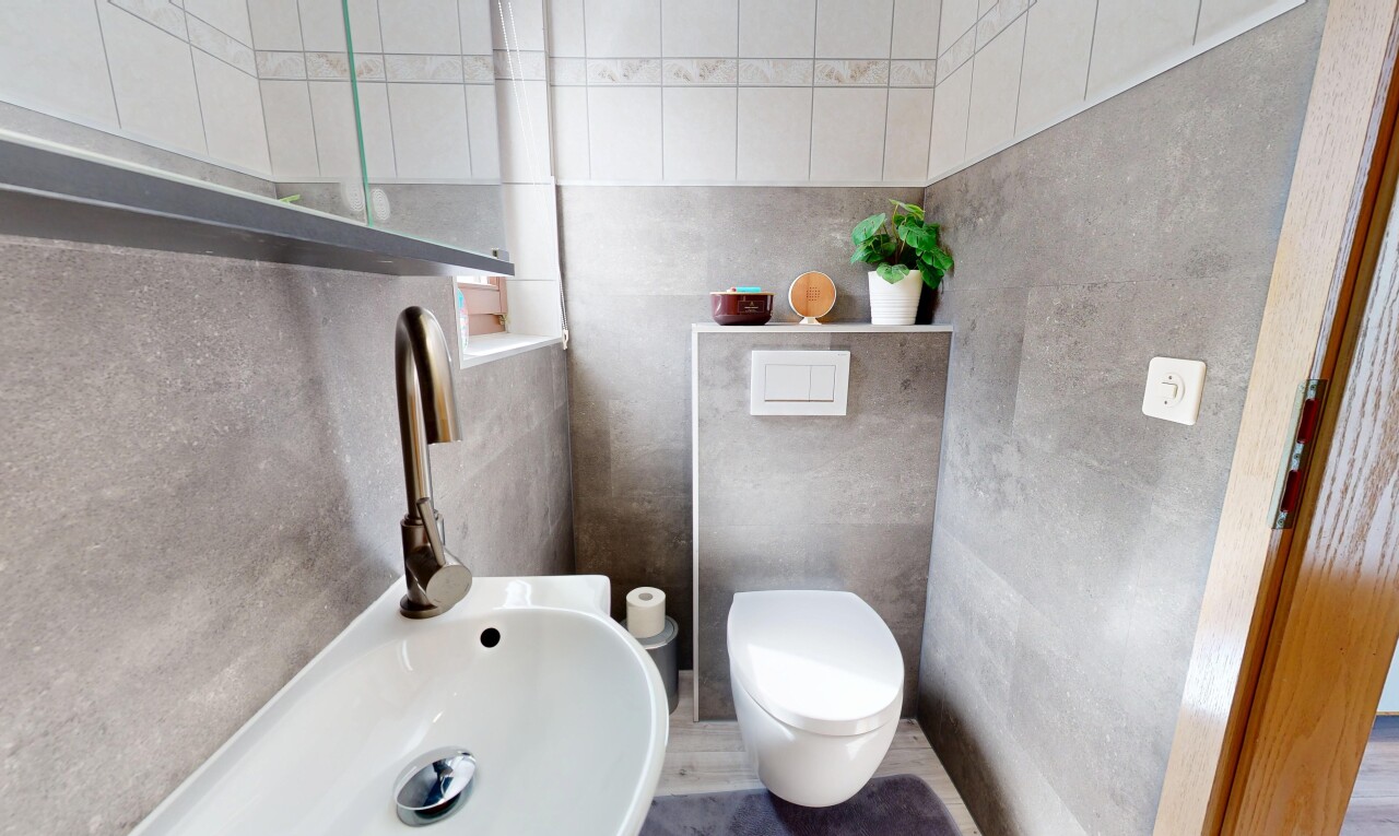 bad mit inside property, gäste-wc, und waschbecken
