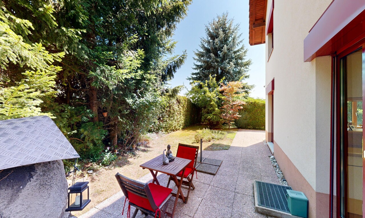 patio / terrace with a patio area and outdoor dining area