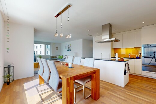 esszimmer mit light floor, wood finish floor, holzfußboden, drywall, und gipskartonwand
