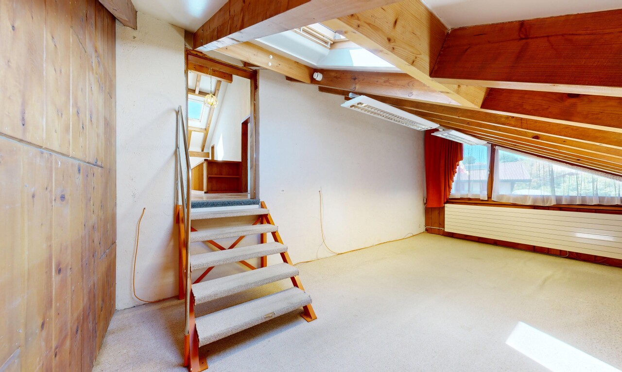 treppe mit treppen, carpet stairs, inside property, teppich, und carpet