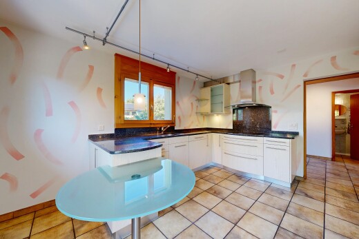 küche mit dark countertops, dunstabzugshaube, deckenbeleuchtung, gipskartonwand, und drywall