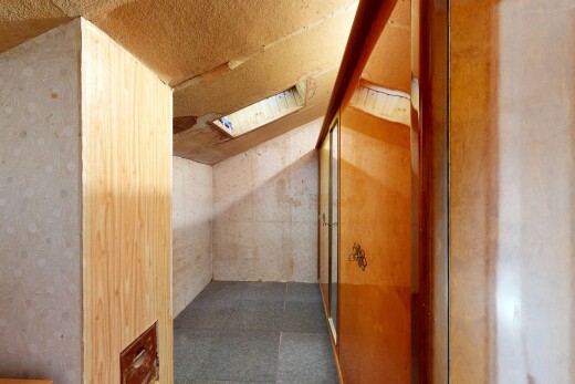 détails avec ceiling, mur en béton, concrete wall, floor, et interior