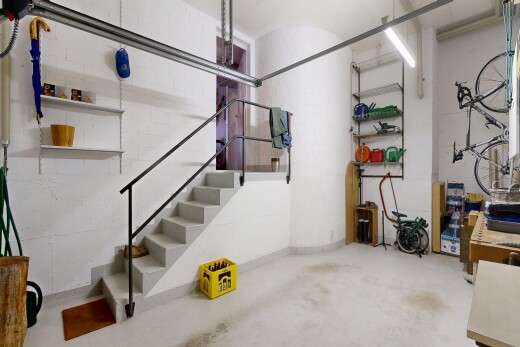 treppe mit betonboden, concrete floor, und inside property
