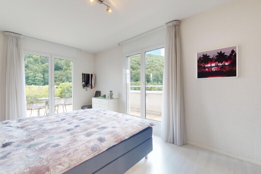 zimmer / schlafzimmer mit außenzugang, inside property, natural light, natürliches licht, und drywall