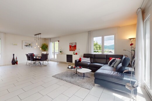 wohn- / esszimmer mit inside property, natural light, natürliches licht, drywall, und gipskartonwand