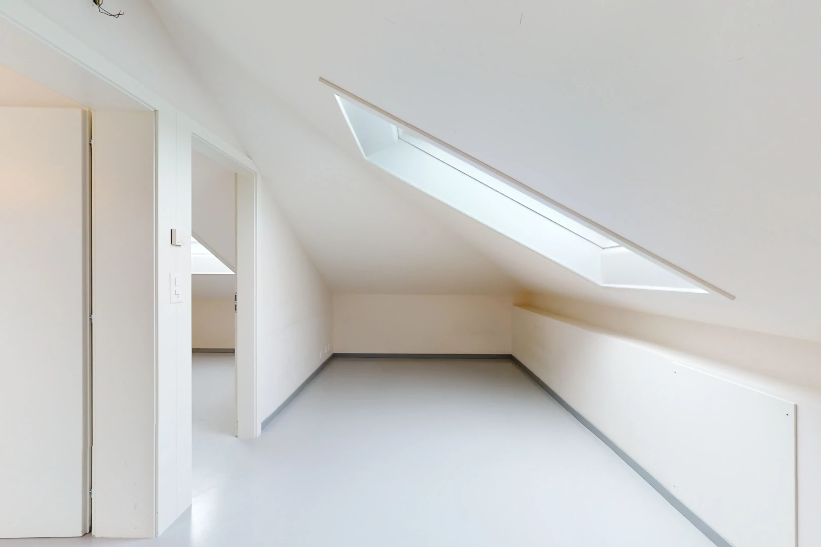 chambre bonus avec plafond voûté et lucarne