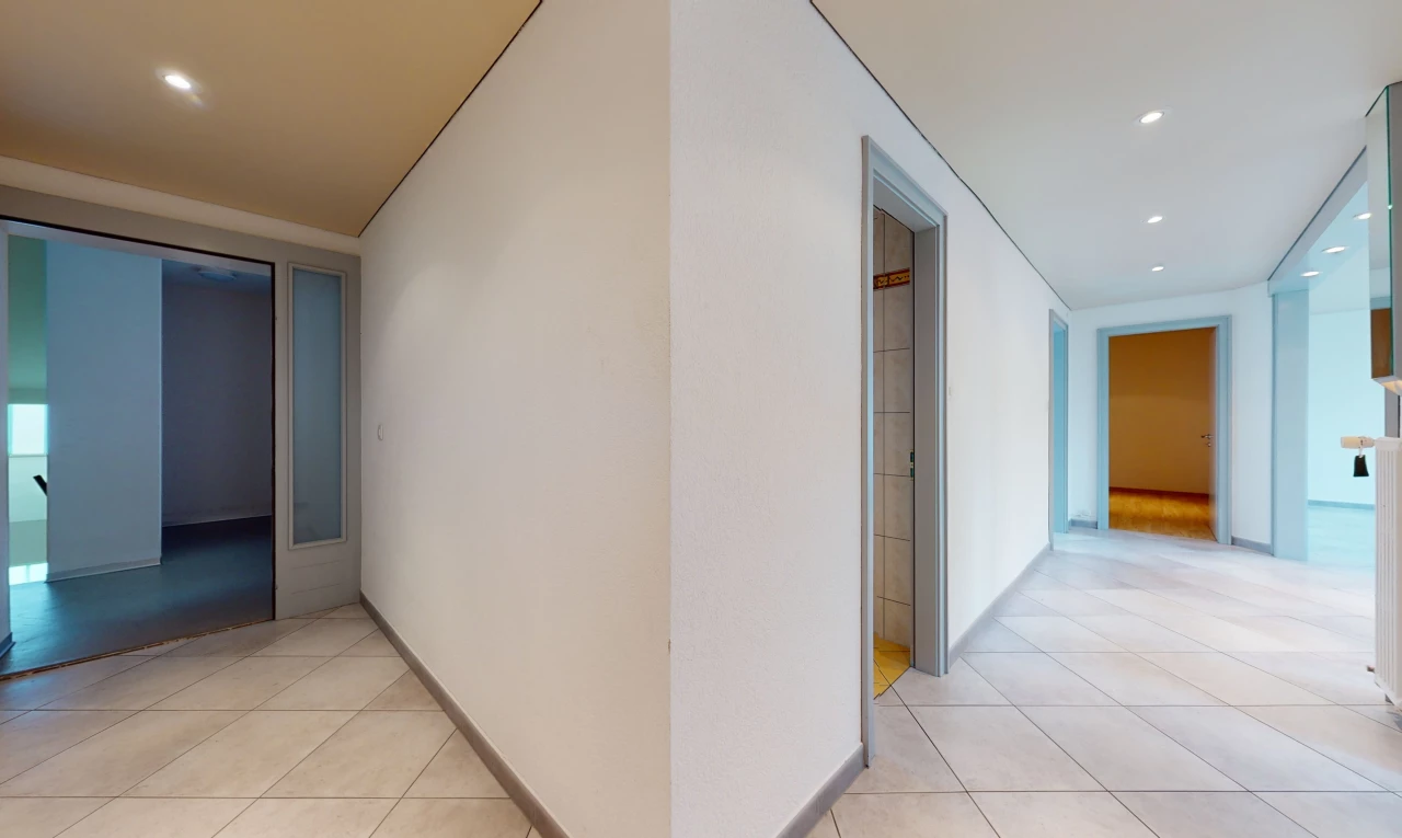 couloir avec carrelage