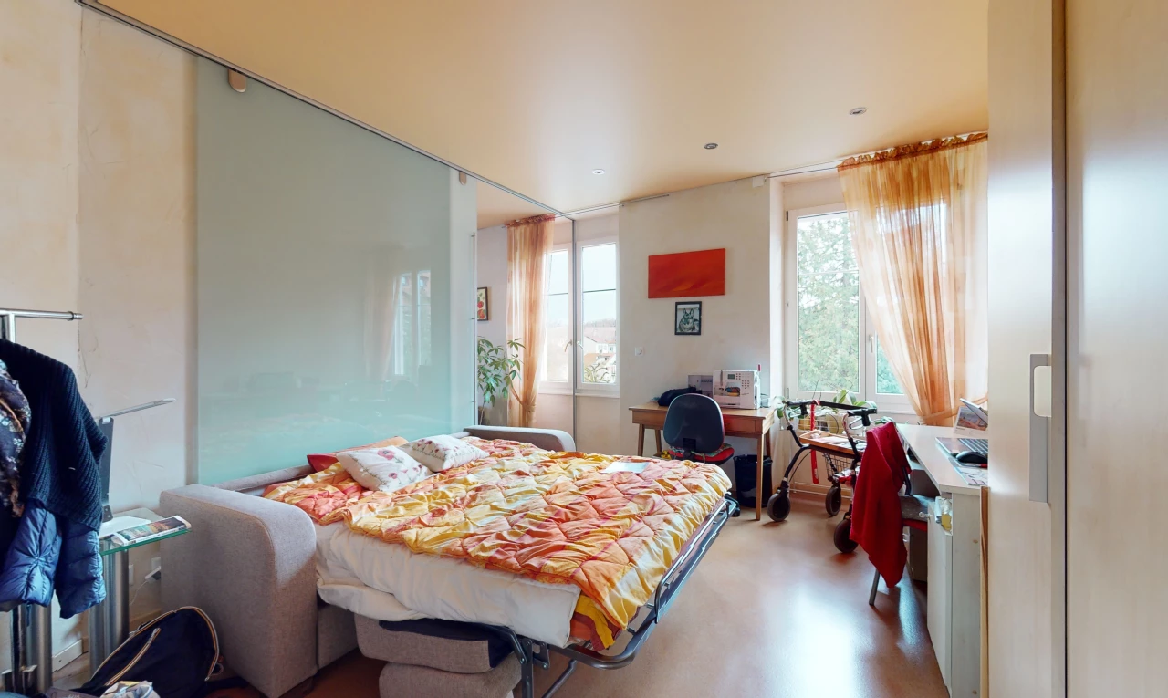 chambre à coucher avec lumière naturelle