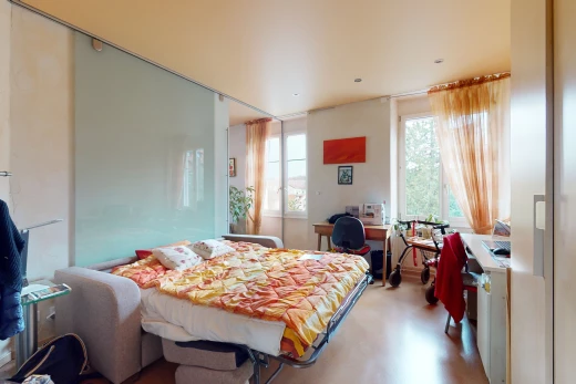 chambre à coucher avec lumière naturelle