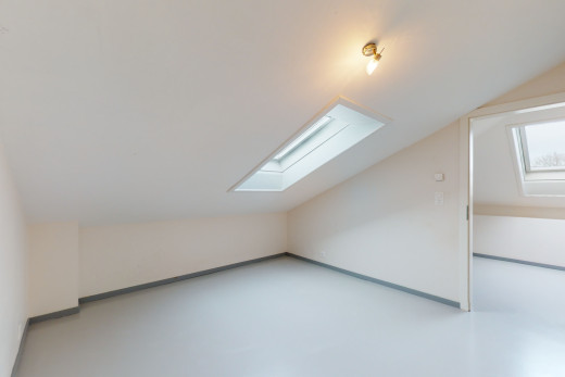 bonusraum mit oberlicht und natürlichem licht