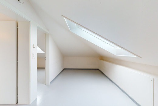 bonusraum mit dachschräge mit oberlicht