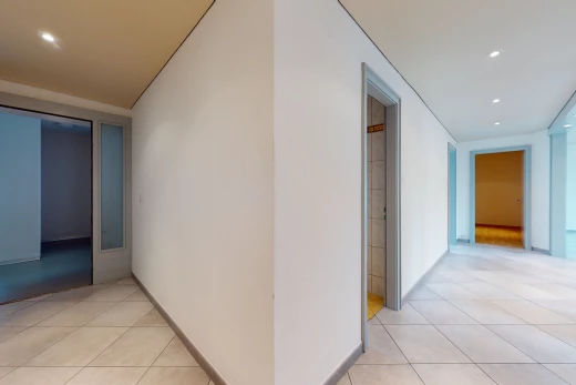 couloir avec carrelage