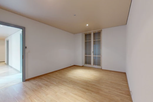 chambre vide avec parquet