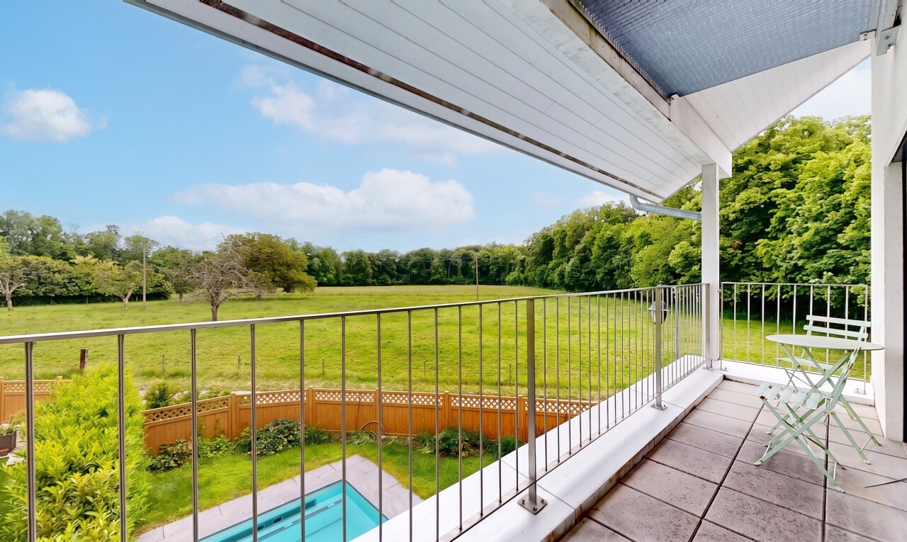 balcon avec from property, balcon, et day time