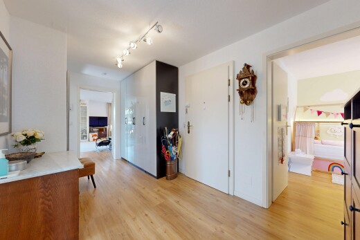 halle / korridor mit holzfußboden, wood finish floor, inside property, light floor, und gipskartonwand