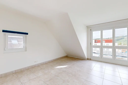 leerer raum mit inside property, zusätzliches zimmer, light floor, gipskartonwand, und drywall