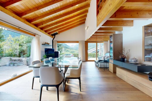 salle à manger avec inside property, vaulted ceiling, plafond voûté, beamed ceiling, et plafond à poutres