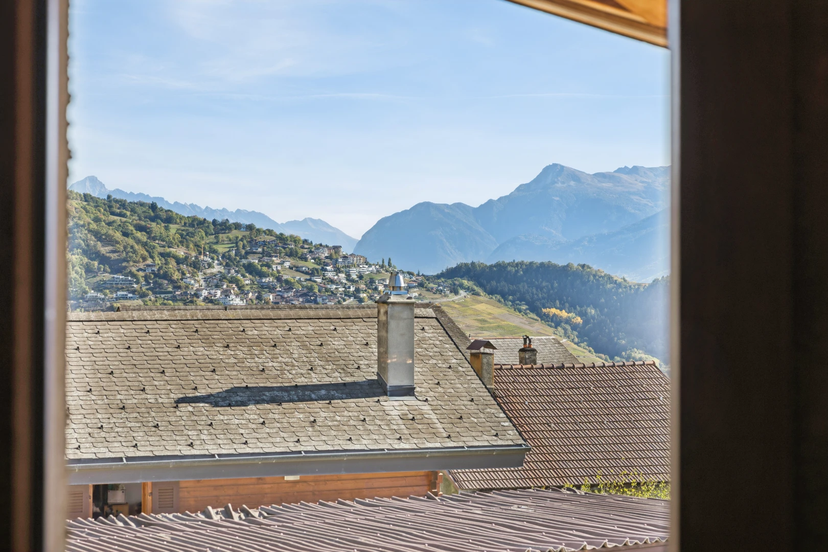 vue sur la montagne avec vue sur la montagne, mountain view, view focus, et inside property
