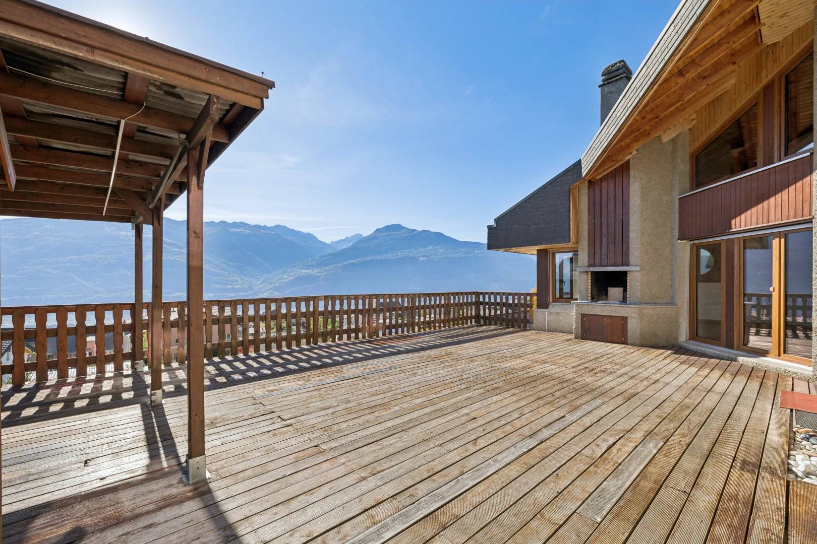 terrasse avec terrasse, vue sur la montagne, mountain view, day time, et from property