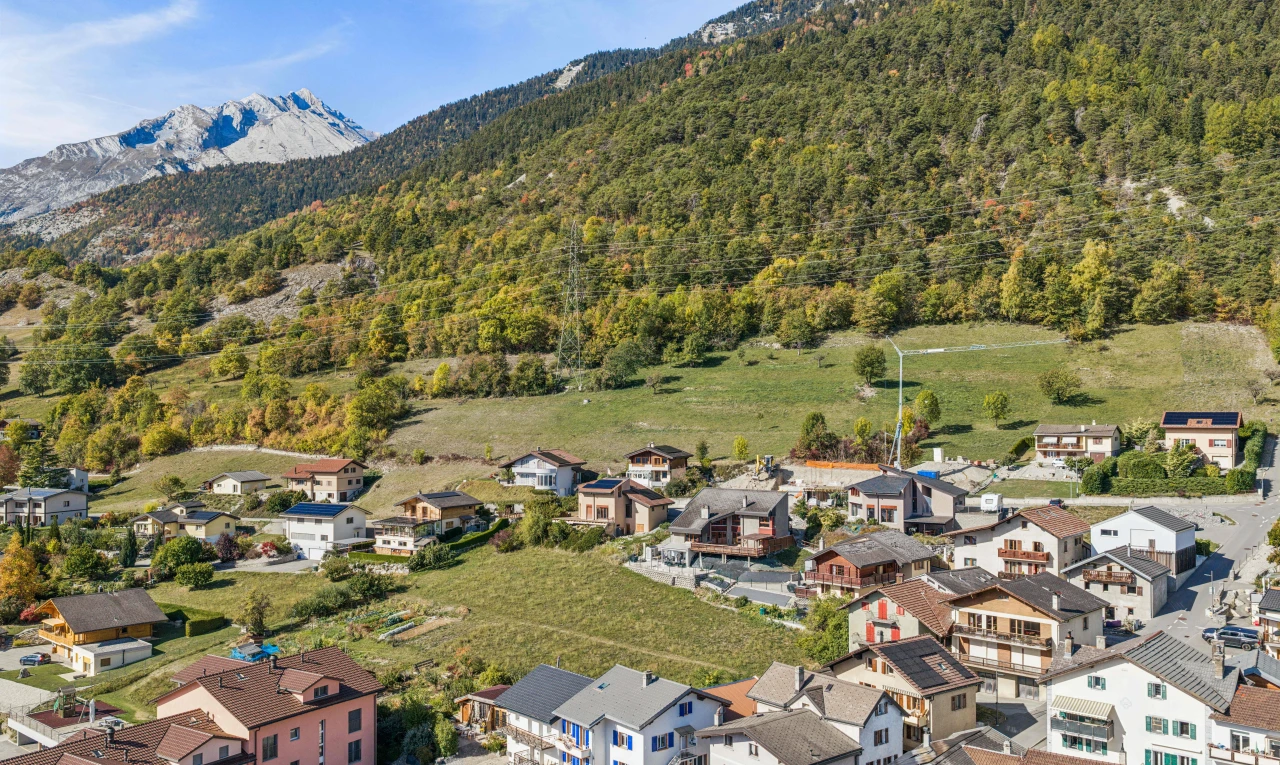 vue sur la montagne avec vue sur la montagne, mountain view, day time, vue résidentielle, et residential view
