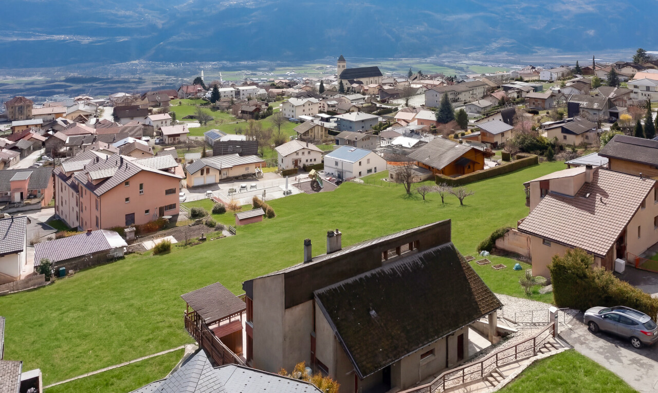 blick auf die berge mit wohngebietblick, residential view, und day time