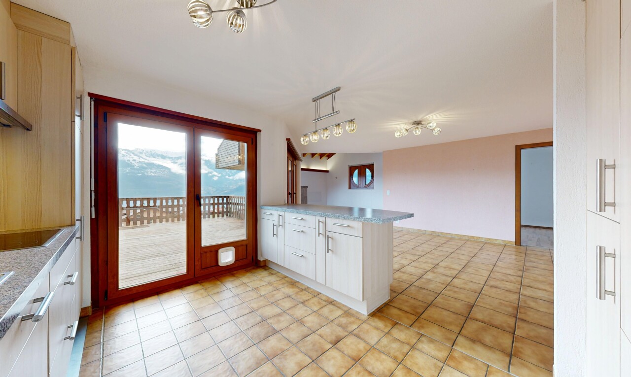 küche mit küchentheke, kitchen peninsula, light floor, light countertops, und pendelleuchte