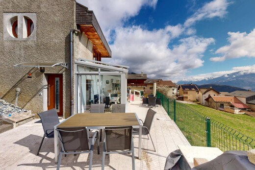 terrasse mit essbereich im freien, day time, residential view, wohngebietblick, und from property