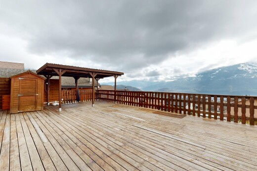 terrasse mit deck, overcast, blick auf die berge, und mountain view