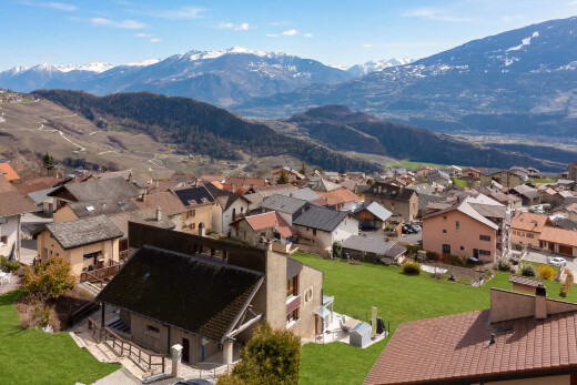 vue sur la montagne avec vue sur la montagne, mountain view, day time, vue résidentielle, et residential view