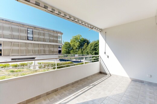 balcon avec balcon, from property, day time, et view focus