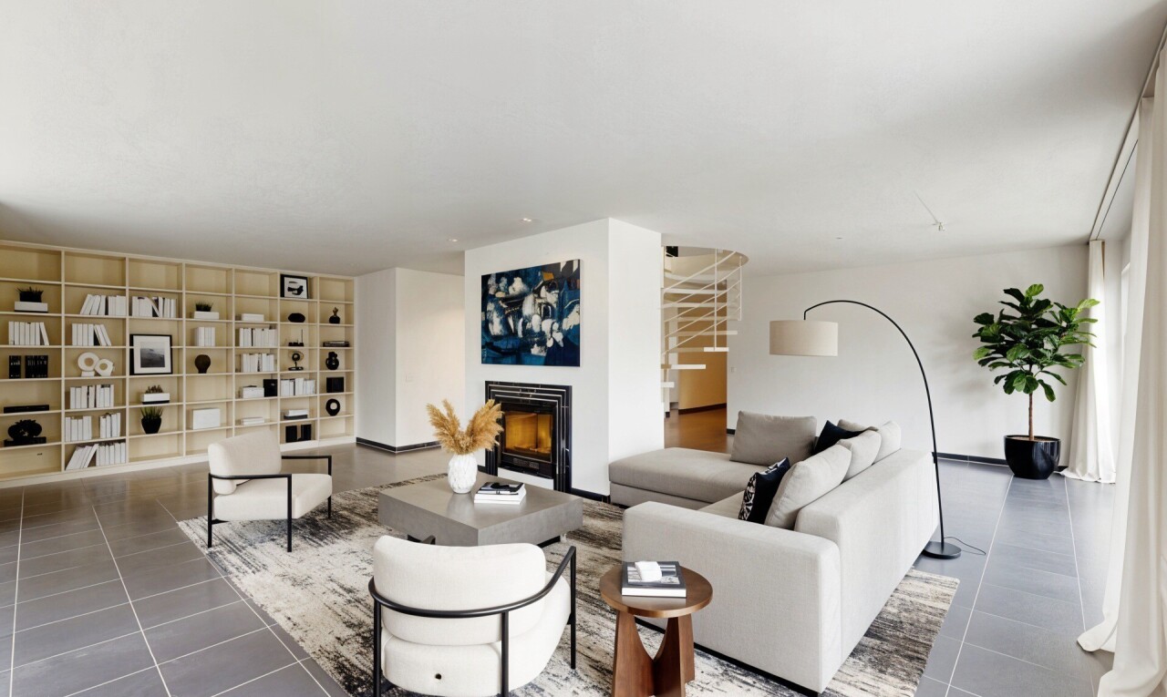 pièce vide avec cheminée, inside property, cloison sèche, drywall, et sol en carrelage