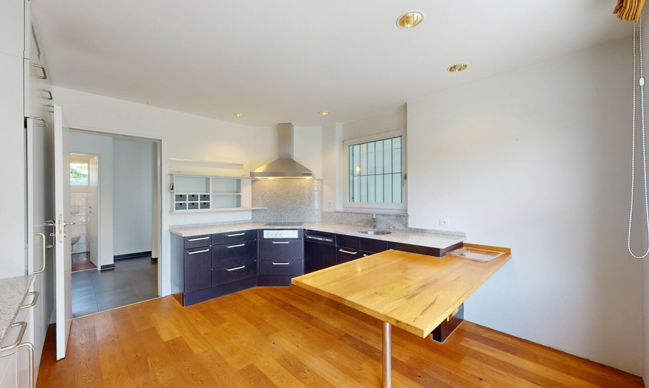 cuisine avec hotte, inside property, lave-vaisselle, cloison sèche, et drywall