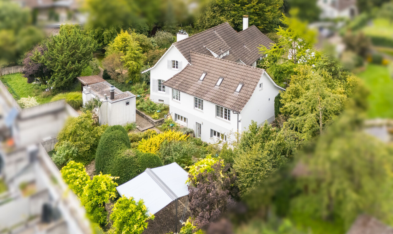außenansicht mit schornstein, woods view, waldblick, und property visible