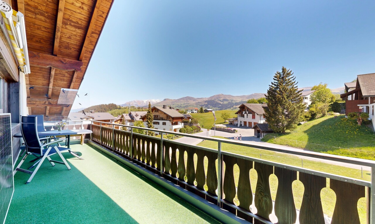 balkon mit from property, day time, blick auf die berge, mountain view, und balkon