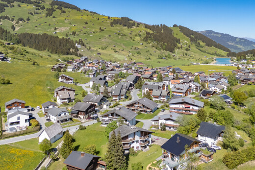 blick auf die berge mit day time, blick auf die berge, mountain view, seesicht, und water view