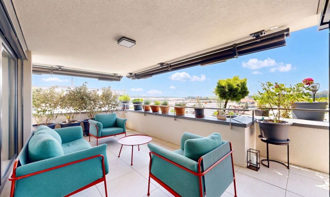 terrasse avec espace de vie extérieur, from property, day time, et gril