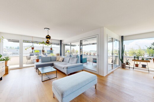 wohnzimmer mit holzfußboden, wood finish floor, inside property, natürliches licht, und natural light