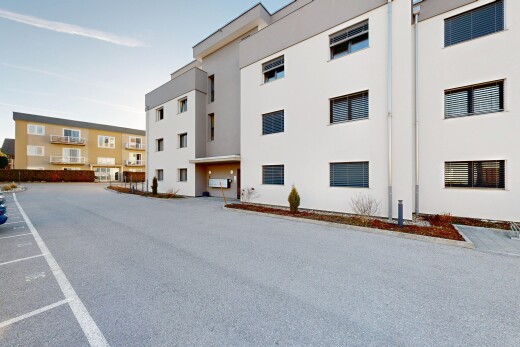 view of apartment building / complex