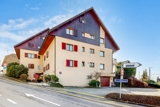 extérieur du bâtiment avec day time, from community, vue sur le complexe d'appartements, et apartment complex view