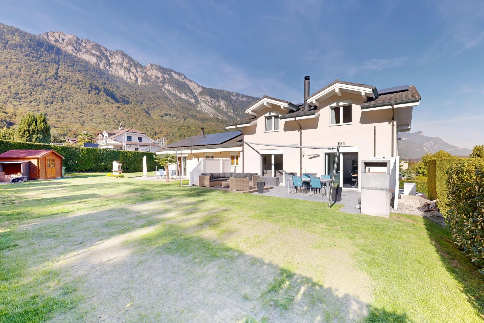 außenansicht mit blick auf die berge, mountain view, terrasse, schuppen, und außenansicht