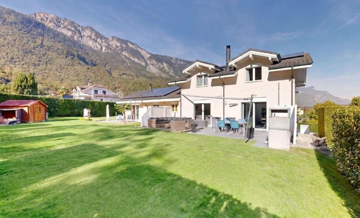 außenansicht mit blick auf die berge, mountain view, terrasse, schuppen, und außenansicht