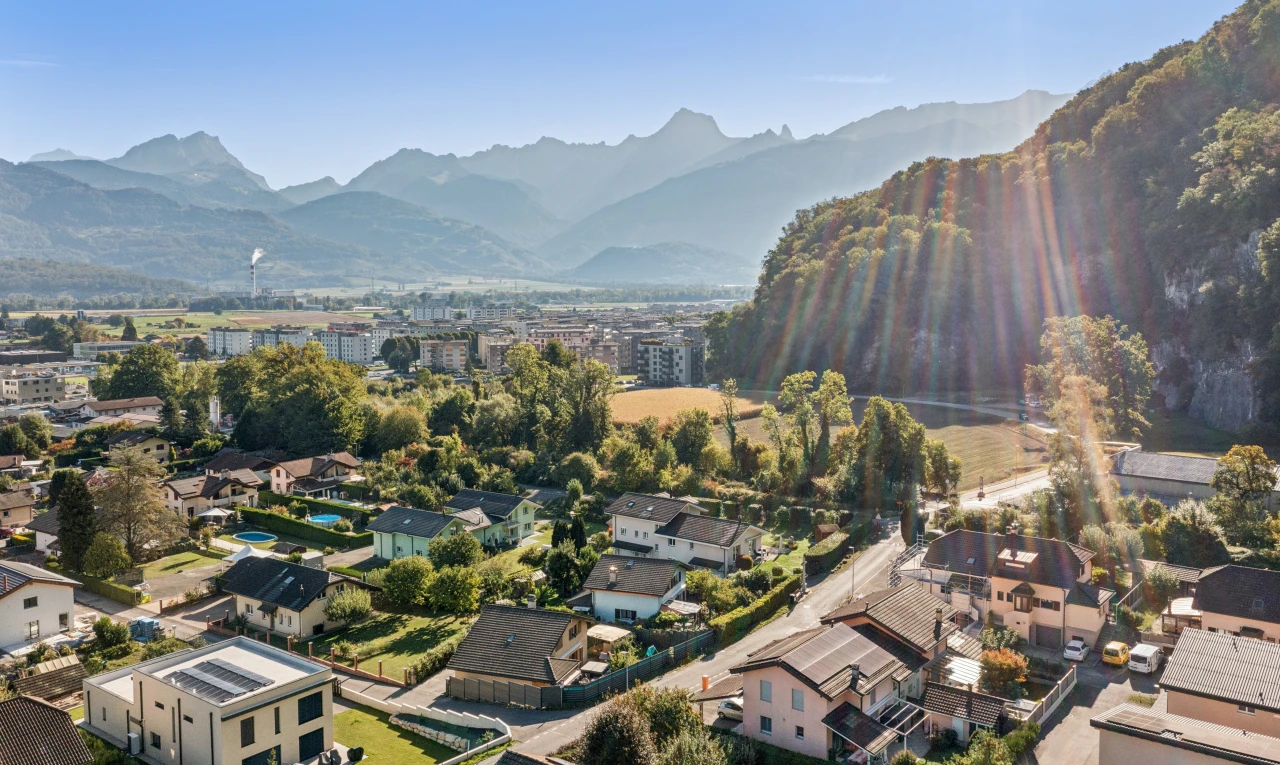 blick auf die berge mit blick auf die berge, mountain view, neighborhood view, wohngebietblick, und residential view