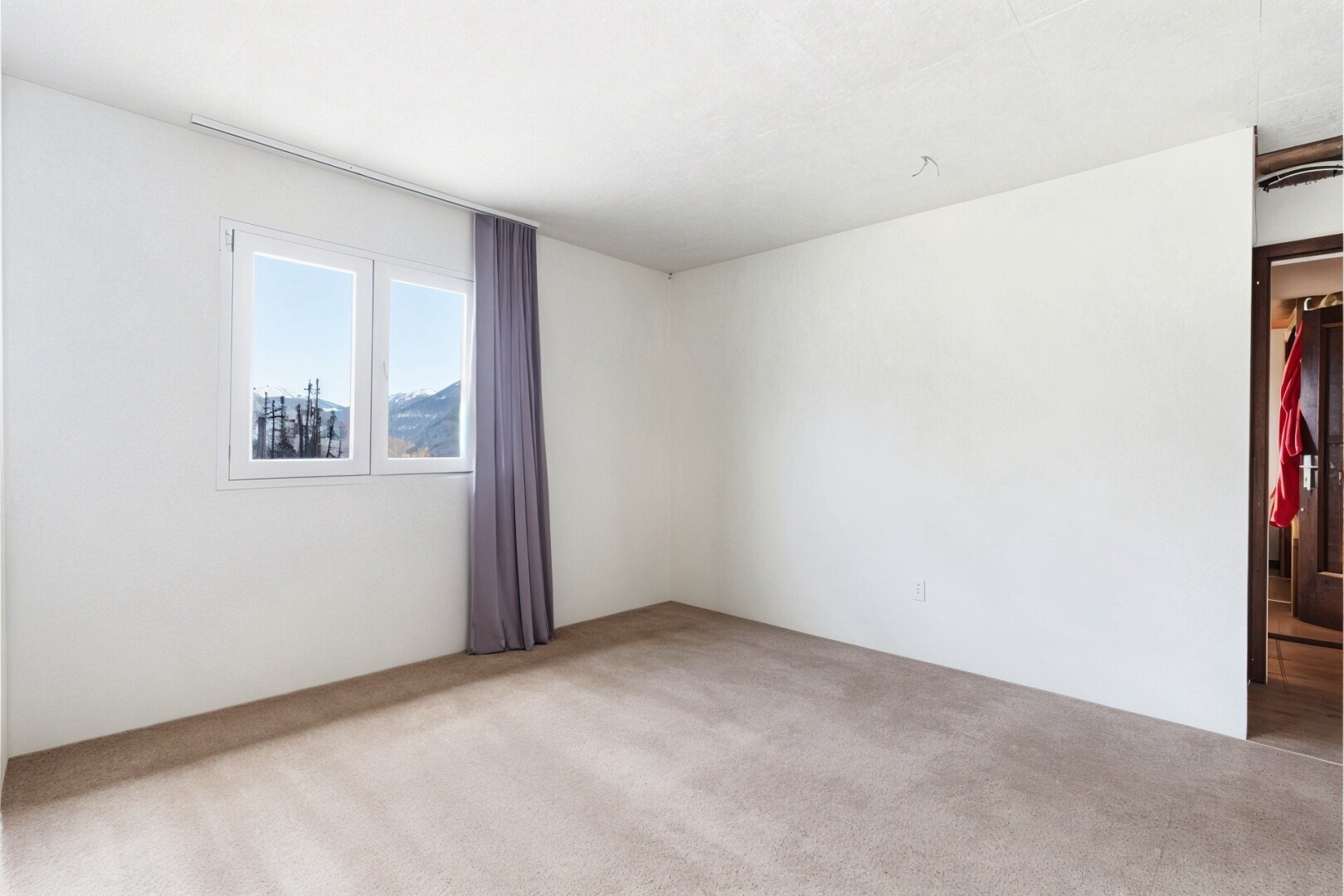 leerer raum mit gipskartonwand, drywall, natürliches licht, natural light, und inside property